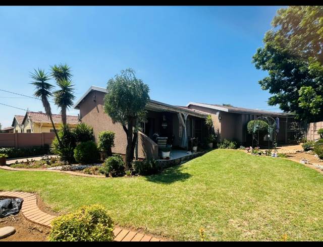 2 BEDROOM FREESTANDING FOR SALE IN ELANDSPARK
